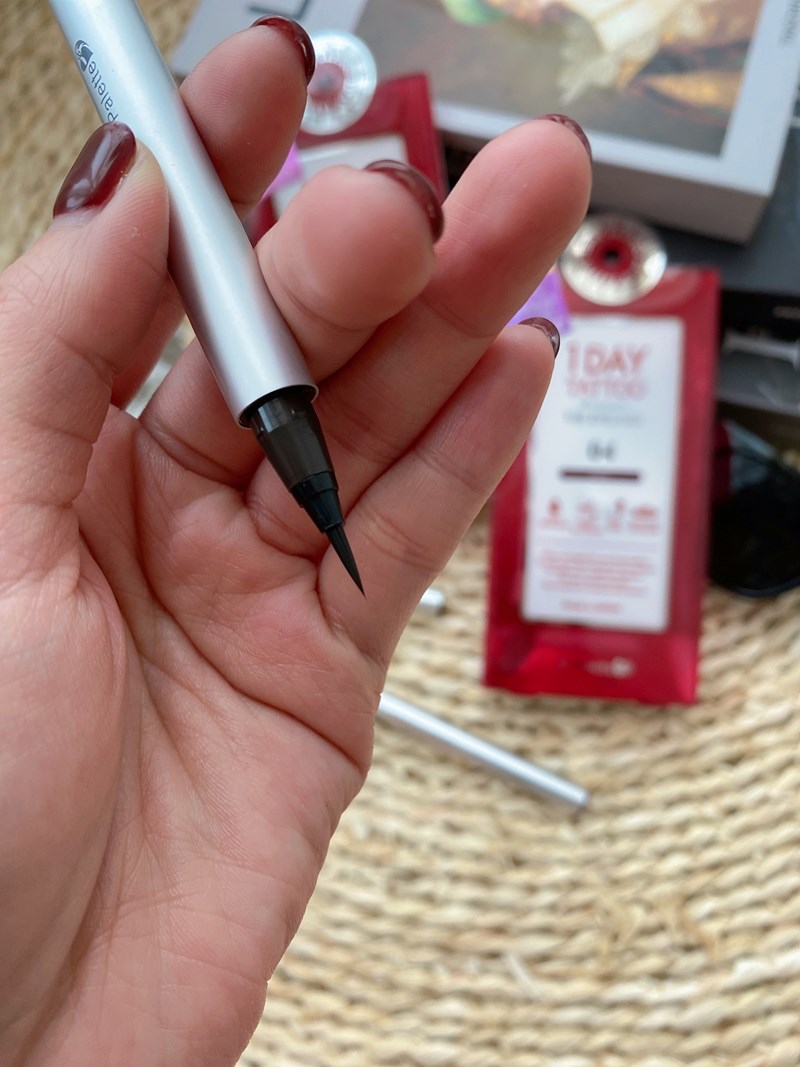 女人知己試用大隊,口碑行銷,部落客行銷,K-Palette 完美持久 專業版眼線液,K-Palette,四色,來自日本,防水,防汗,持久,防油脂,高顯色度,添加補濕成分,呵護眼周皮膚,耐久度,毛筆細軟,屈臣氏販售